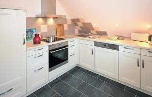 Beautiful Apartment In Röbel With Wifi