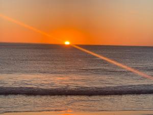 The Ocean Nook - Modern Beach Condo