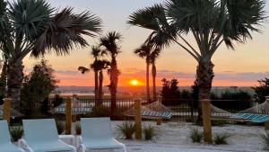 Opulent Villa with Pool & Spa, 10 Miles to Disney