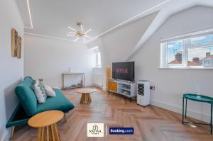 Modern 3BR Apartment By Nativa Homes Short Lets & Serviced Accommodation Harrow With Free WiFi & Parking, Family Comfort & Style