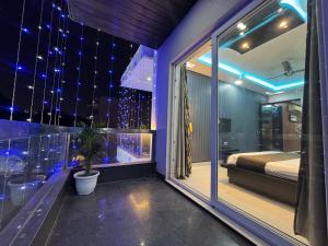 Sky Light Inn Hotel