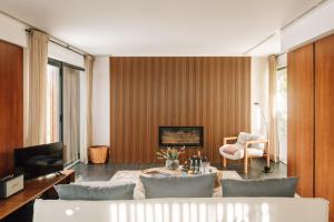 LAND Vineyards - Relais & Châteaux