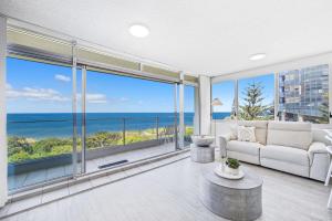 Oceanfront Serenity At Main Beach