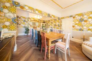 Crookdale House By Holiday Heim Country Manor With Private Pool And Bar