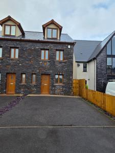 Luxury 3 Bedroom Welsh Valley Retreat With Superfast Wifi