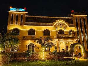 L S Haveli - A Heritage Lake View Haveli