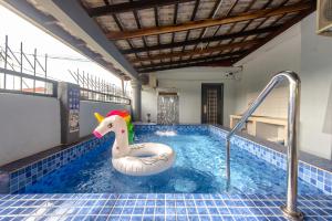 PD Corner Lot 5R3BR 16pax Pool Homestay 5min to Beach