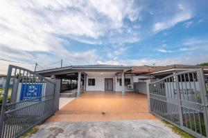 PD Corner Lot 5R3BR 16pax Pool Homestay 5min to Beach