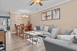 Woodstone Retreat right next to UGA golf course