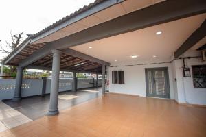 PD Corner Lot 5R3BR 16pax Pool Homestay 5min to Beach