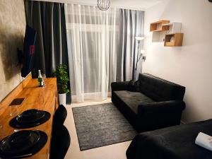 Axiom Suites - Zenith XV - Netflix, HBO, Champagne