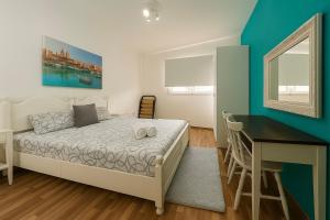 Sea Front Three Bedroom Flat in a Prime Location Sliema 6S