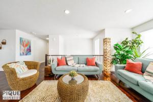 Spacious 6BDR Oasis - Sleeps 17 - Garage - Fireplace
