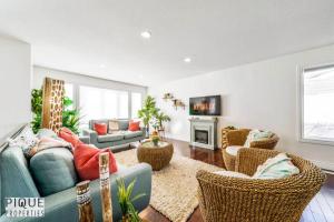 Spacious 6BDR Oasis - Sleeps 17 - Garage - Fireplace