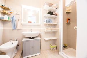 Facing the sea between Cinque Terre and Portofino