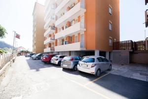 Facing the sea between Cinque Terre and Portofino