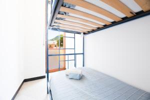 Facing the sea between Cinque Terre and Portofino