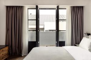 Centrale Lustica Bay by Angsana