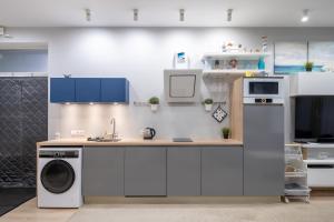 100m to Sea Beachside Studio with Private Garden & Terrace