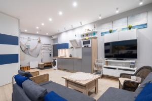 100m to Sea Beachside Studio with Private Garden & Terrace