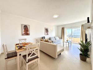 Armacao de Pera Central 2 by Homing