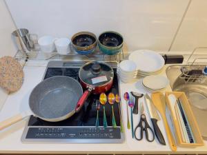 HANA Kyobashi 2nd floor newly renovated 3 minutes to station - direct to Kyoto, Nara, Kansai Airport, Umeda, Osaka