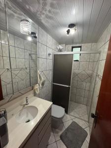 Amplo apartamento à 350 metros do mar