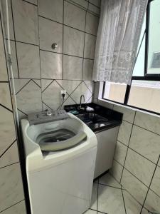 Amplo apartamento à 350 metros do mar