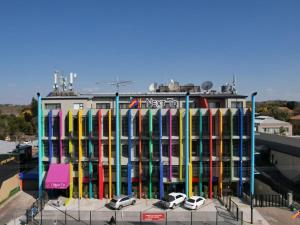 Next To Apartment Hotel