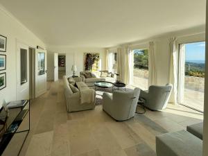 Luxury Home With Sea Views In Tourrettes-Sur-Loup