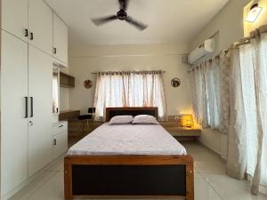 BuildAura-Elite, Minutes from the Beach