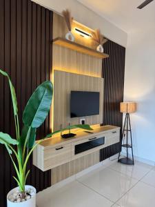 BuildAura-Elite, Minutes from the Beach