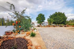 Moncoração Village