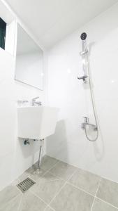 Seoulmate Stay with Noodles