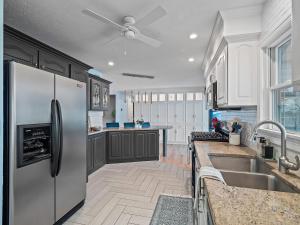 Lakefront Luxury - Kayaks - 4 Bedrooms - 3 Full Baths - Sleeps 8