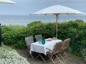 Beachfront House At Hølken Beach