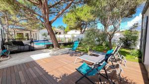 Maison à côté de la plage et des dunes, avec piscine