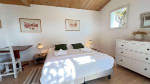 Maison à côté de la plage et des dunes, avec piscine