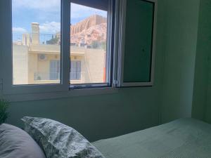Cosy Plaka flat with view of Acropolis Parthenon