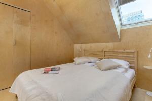 Waterlane Vintage Apartament Blisko Stoczni Gdanskiej by Noclegi Renters