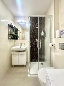 Prague 1 Center Modern 2BR Apartment with Panoramic Museum View and King Bed