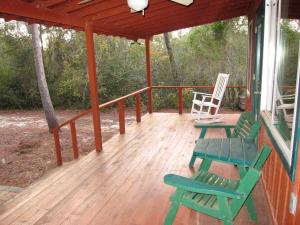 Rustic Vction Rentl with Chrming Dock in Ocl Ntionl Forest, Florid