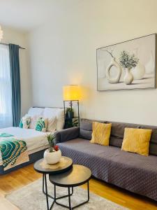 Prague 1 Center Modern 2BR Apartment with Panoramic Museum View and King Bed