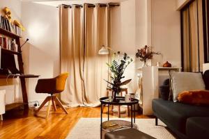 Modern apartment in Courbevoie near the park