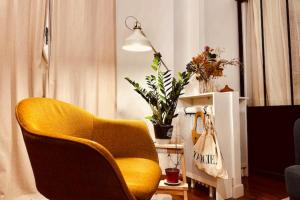 Modern apartment in Courbevoie near the park