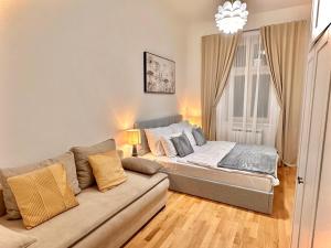 Prague 1 Center Elegant 2BR Apartment with Panoramic Museum View and King Bed