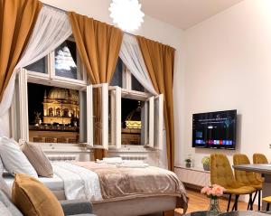 Prague 1 Center Elegant 2BR Apartment with Panoramic Museum View and King Bed