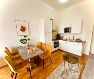 Prague 1 Center Elegant 2BR Apartment with Panoramic Museum View and King Bed