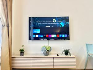 Prague 1 Center Elegant 2BR Apartment with Panoramic Museum View and King Bed