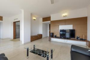 Lakeside AeroBay by Red Olive Nr Airport 3BHK